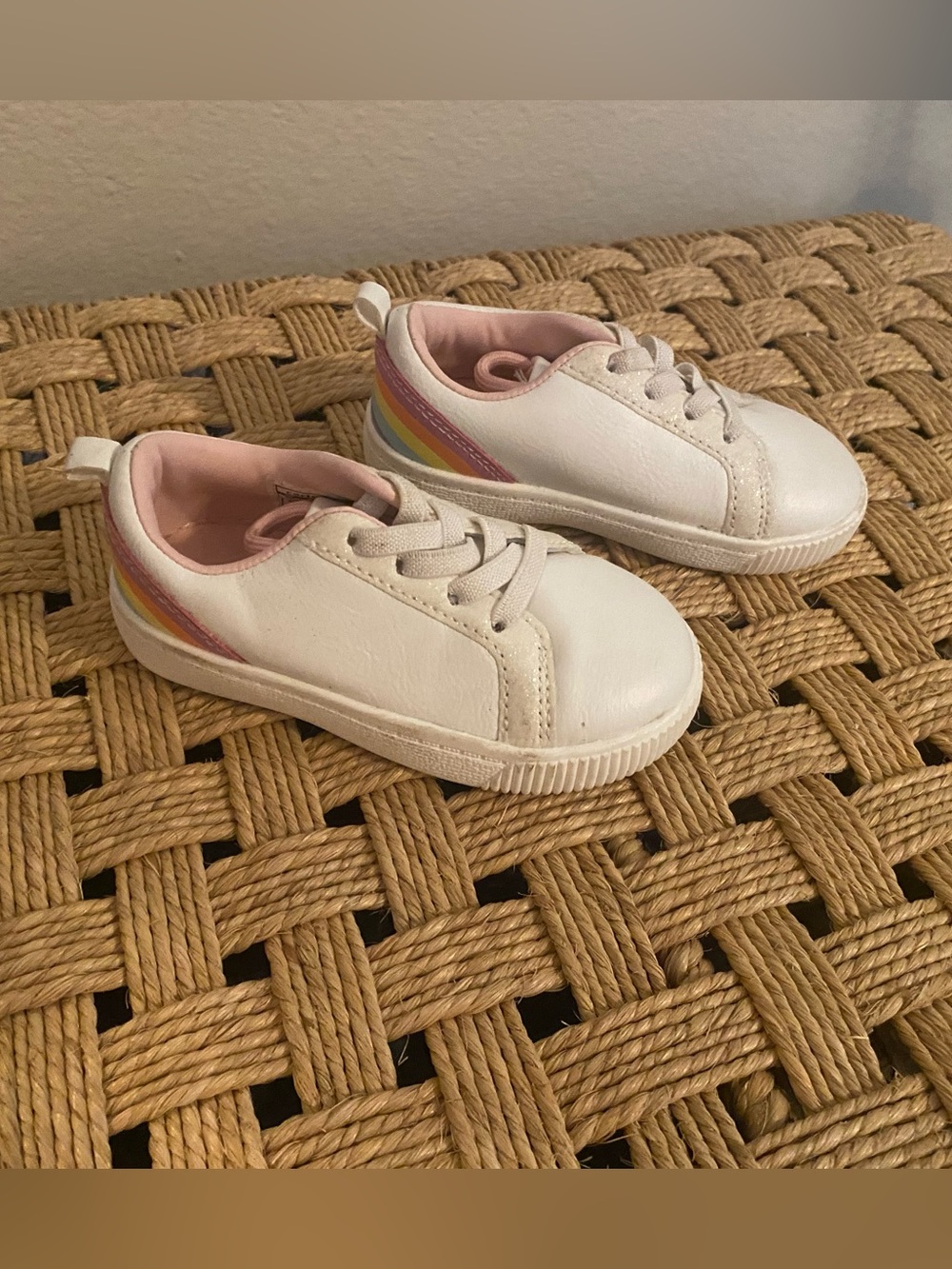 Carters. Girls White Sneakers with Pink Lining and Rainbow Accent. Lace Up. 6.